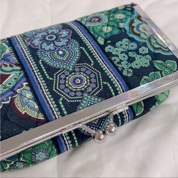 🎊🎉 HOST PICK 8/8/23🎊🎉 VERA Bradley Makeup Bag with Kiss Lock-Y2K - Picture 1 of 8